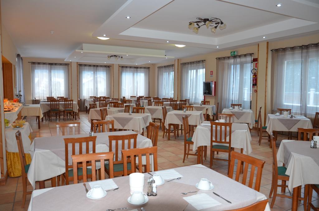 Hotel Pineta Falcade Eksteriør billede